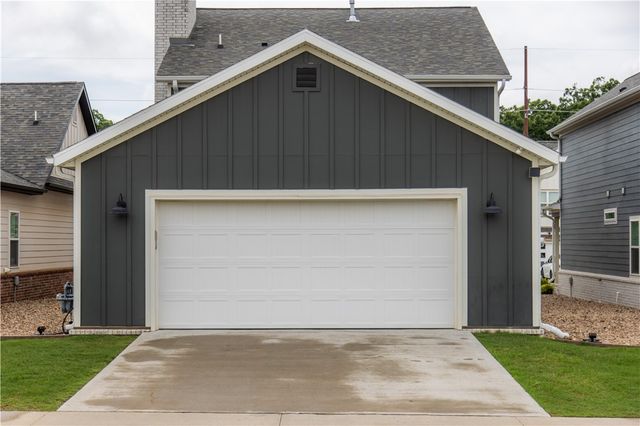 2101 SW Poppy Street, Bentonville, AR 72713