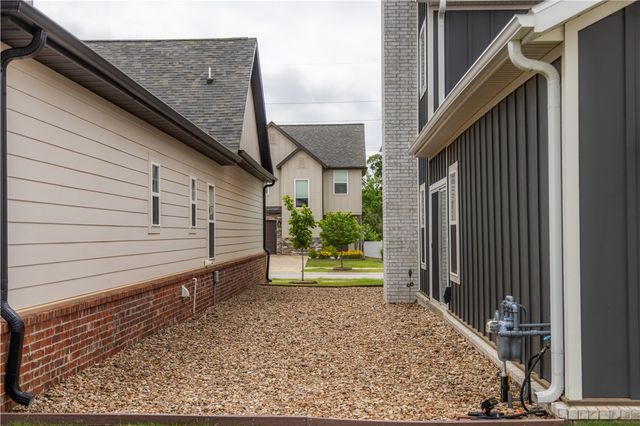 2101 SW Poppy Street, Bentonville, AR 72713