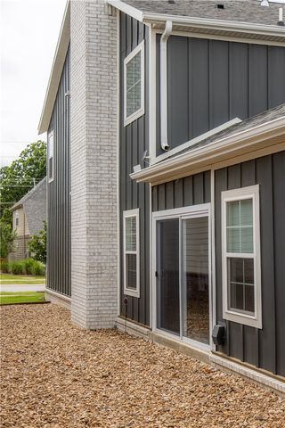 2101 SW Poppy Street, Bentonville, AR 72713