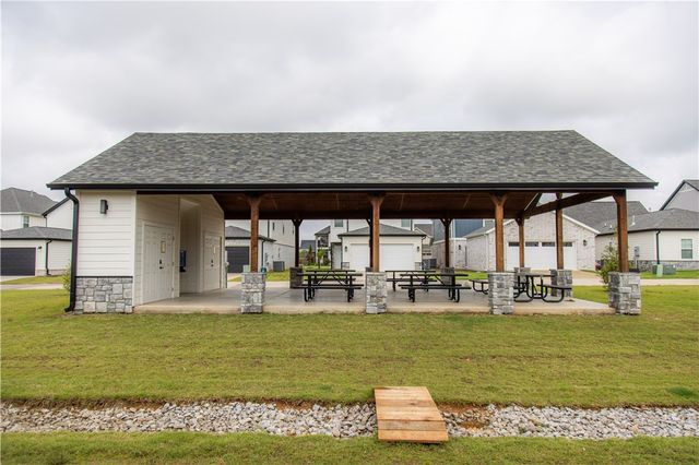 2101 SW Poppy Street, Bentonville, AR 72713