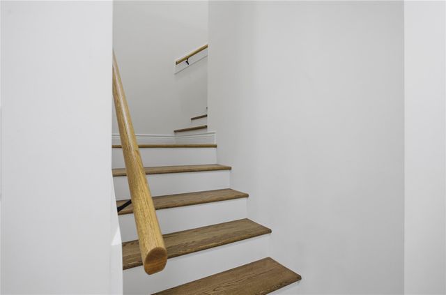 462 Carriage Trail, Conroe, TX 77316