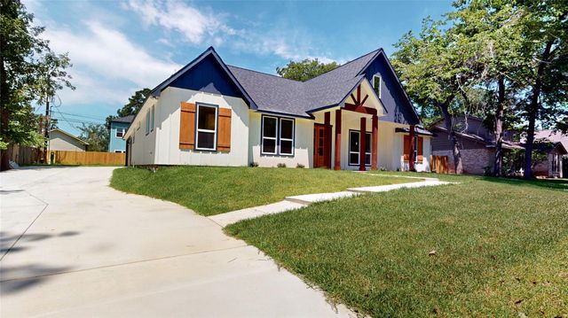 462 Carriage Trail, Conroe, TX 77316