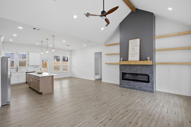 462 Carriage Trail, Conroe, TX 77316