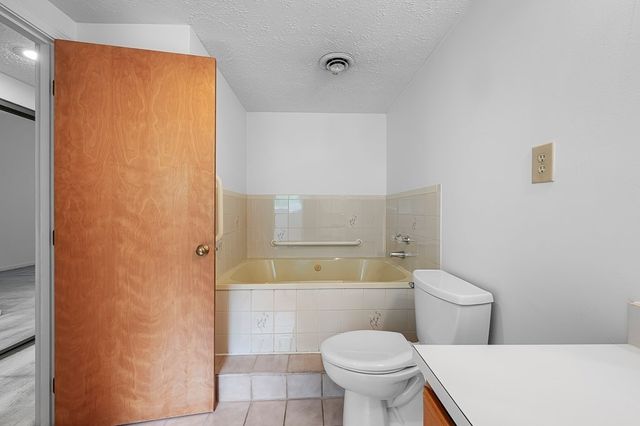 54 Voyagers Ln 54, Ashland, MA 01721