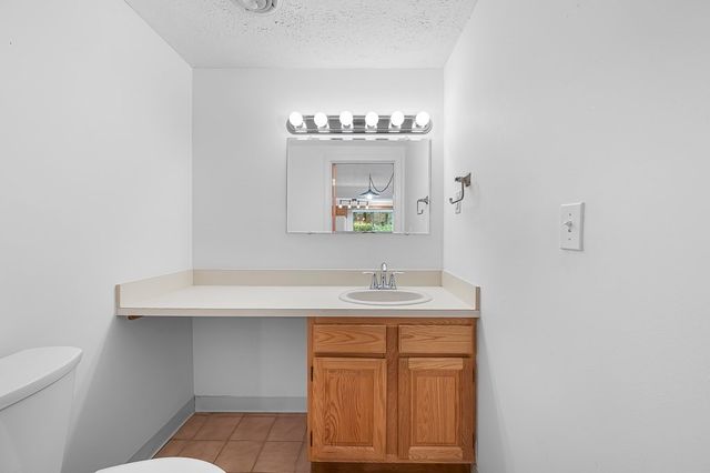 54 Voyagers Ln 54, Ashland, MA 01721