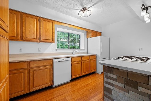54 Voyagers Ln 54, Ashland, MA 01721