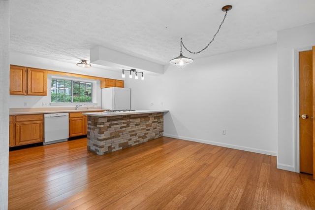 54 Voyagers Ln 54, Ashland, MA 01721
