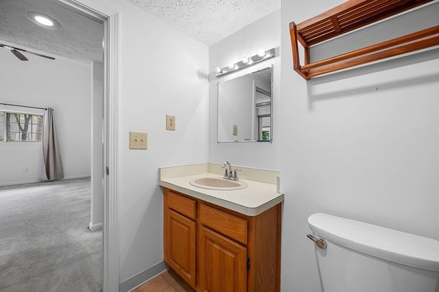 54 Voyagers Ln 54, Ashland, MA 01721