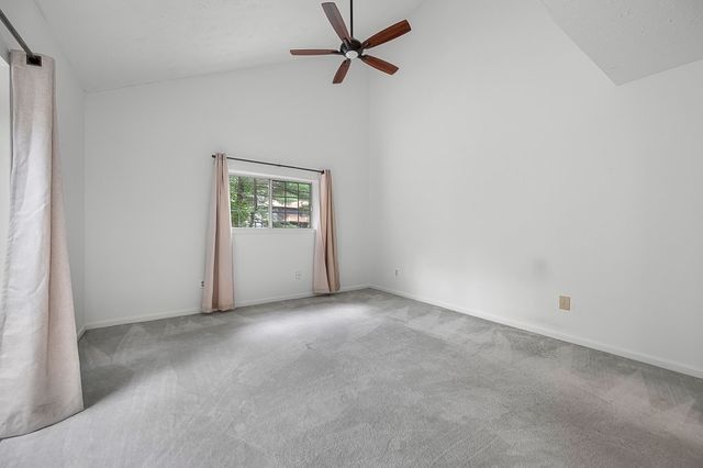 54 Voyagers Ln 54, Ashland, MA 01721