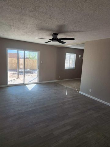204 59th Street SW, Albuquerque, NM 87121