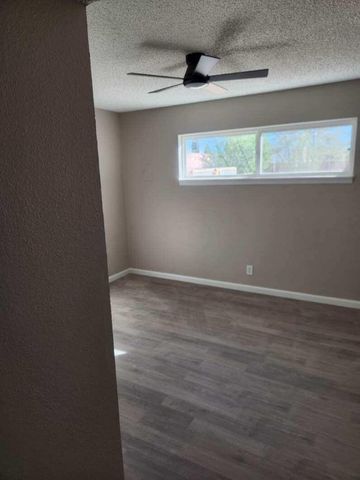 204 59th Street SW, Albuquerque, NM 87121