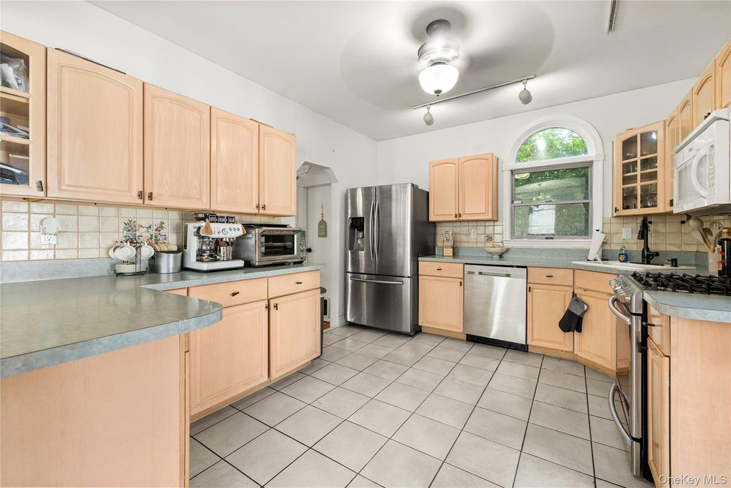 1967 Oakland Avenue, Wantagh, NY 11793 — photo 5