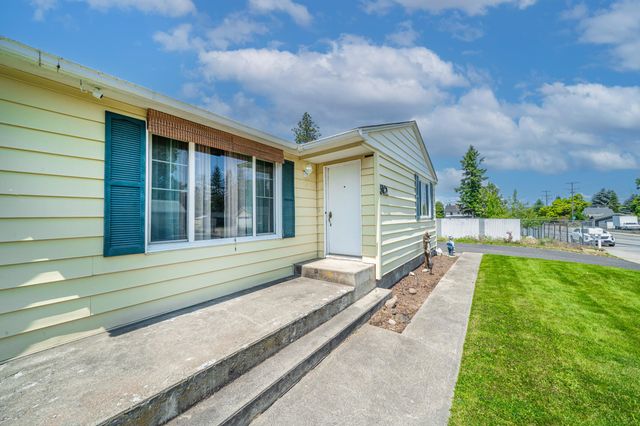 512 S Thierman Rd, Spokane Valley, WA 99212