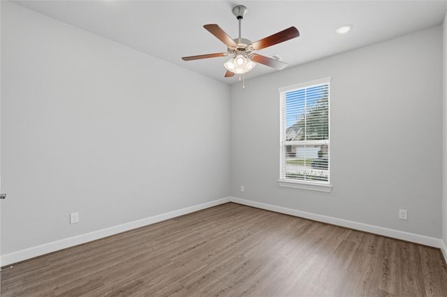 5757 Lakeside Villas Court, Conroe, TX 77304