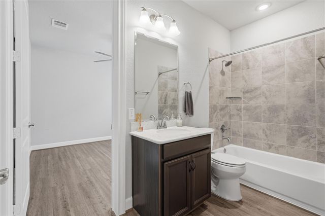 5757 Lakeside Villas Court, Conroe, TX 77304