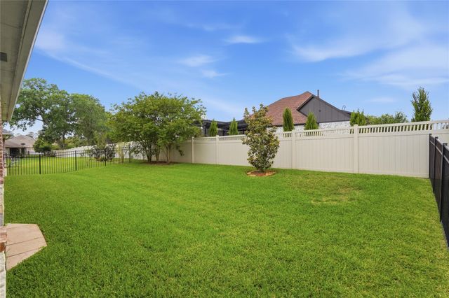 5757 Lakeside Villas Court, Conroe, TX 77304