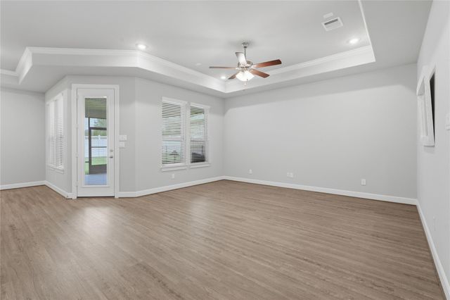 5757 Lakeside Villas Court, Conroe, TX 77304