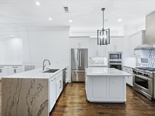 163 Summit Avenue, Southlake, TX 76092