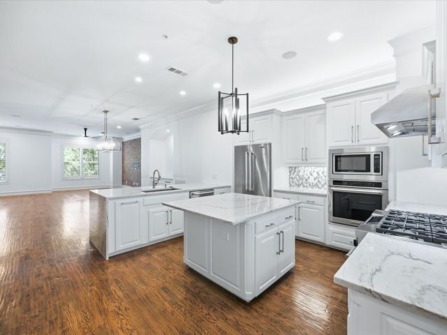 163 Summit Avenue, Southlake, TX 76092