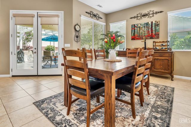 13802 Summit Village Road, Bakersfield, CA 93306