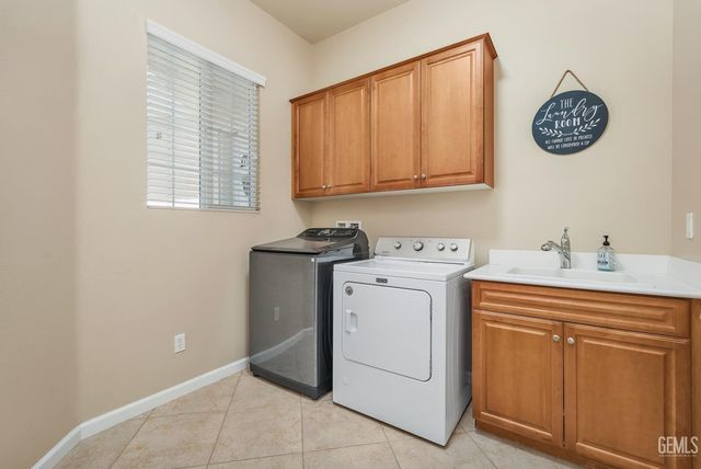 13802 Summit Village Road, Bakersfield, CA 93306