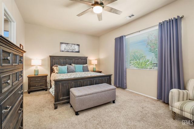 13802 Summit Village Road, Bakersfield, CA 93306