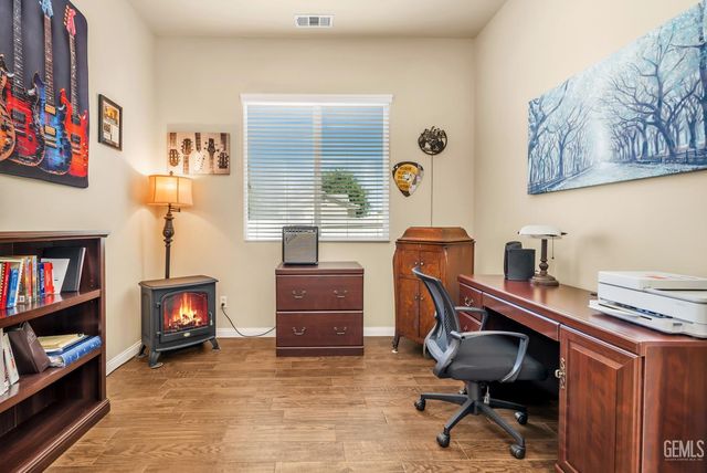 13802 Summit Village Road, Bakersfield, CA 93306