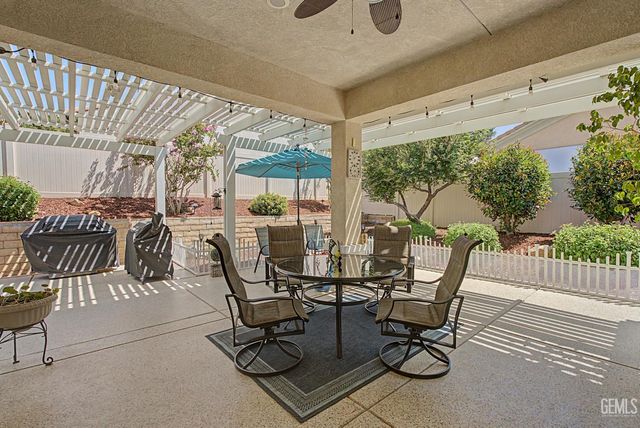 13802 Summit Village Road, Bakersfield, CA 93306