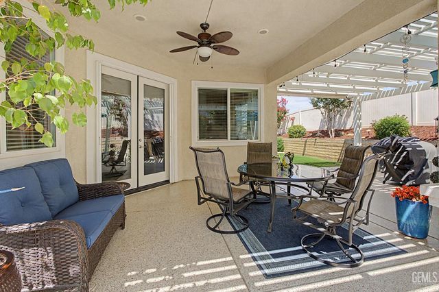 13802 Summit Village Road, Bakersfield, CA 93306