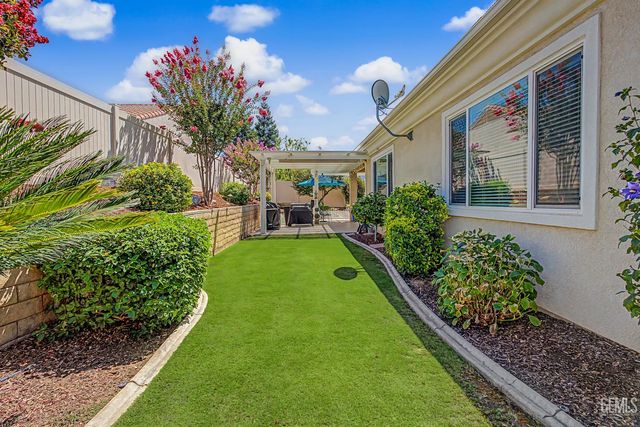 13802 Summit Village Road, Bakersfield, CA 93306