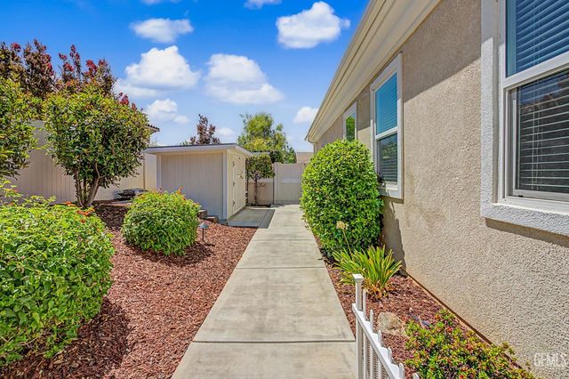 13802 Summit Village Road, Bakersfield, CA 93306