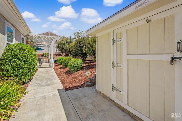 13802 Summit Village Road, Bakersfield, CA 93306