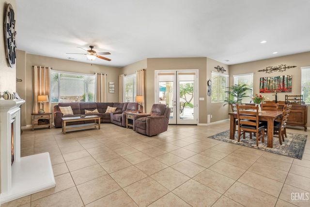 13802 Summit Village Road, Bakersfield, CA 93306