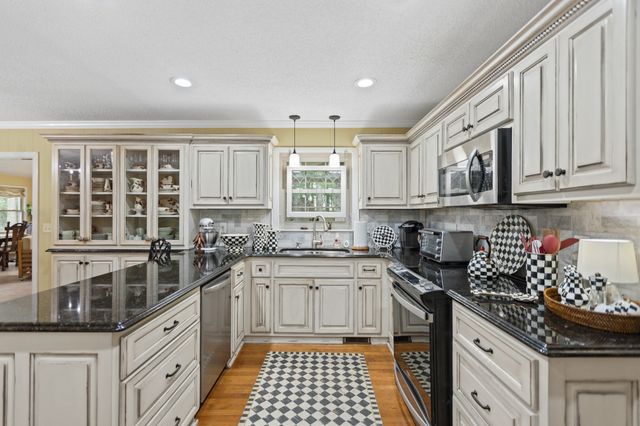 112 Hamilton Ln, Tullahoma, TN 37388