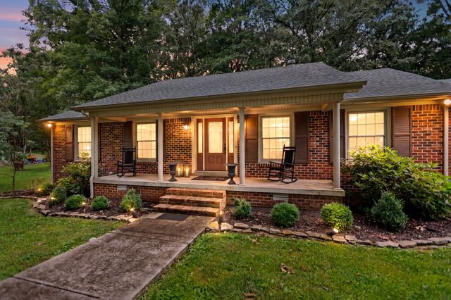 112 Hamilton Ln, Tullahoma, TN 37388