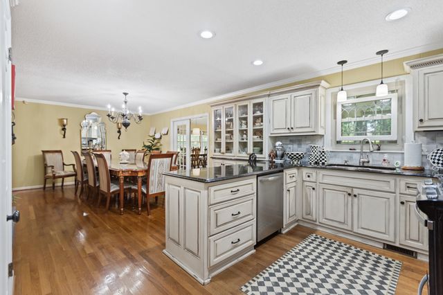 112 Hamilton Ln, Tullahoma, TN 37388