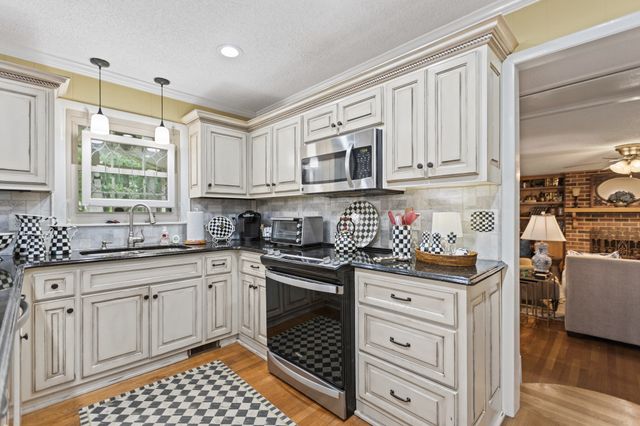 112 Hamilton Ln, Tullahoma, TN 37388