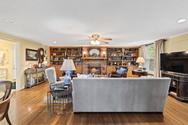 112 Hamilton Ln, Tullahoma, TN 37388