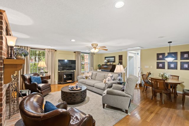 112 Hamilton Ln, Tullahoma, TN 37388