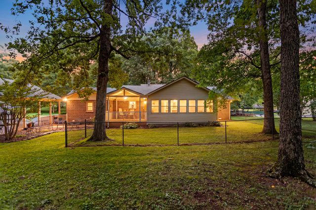 112 Hamilton Ln, Tullahoma, TN 37388