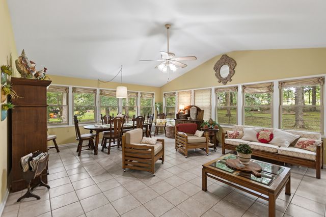 112 Hamilton Ln, Tullahoma, TN 37388