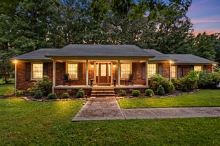 112 Hamilton Ln, Tullahoma, TN 37388