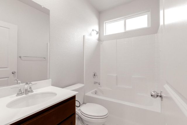 4735 Ariel St, Keyes, CA 95328