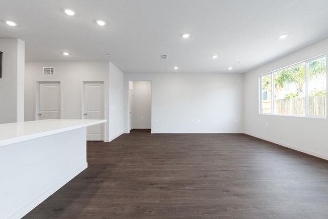 4735 Ariel St, Keyes, CA 95328