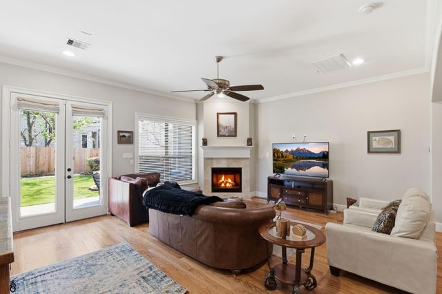 1020 W 22nd Street B, Houston, TX 77008