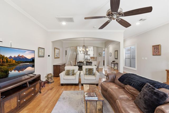 1020 W 22nd Street B, Houston, TX 77008