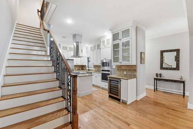 1020 W 22nd Street B, Houston, TX 77008