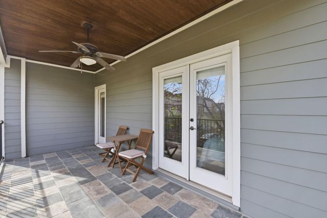 1020 W 22nd Street B, Houston, TX 77008