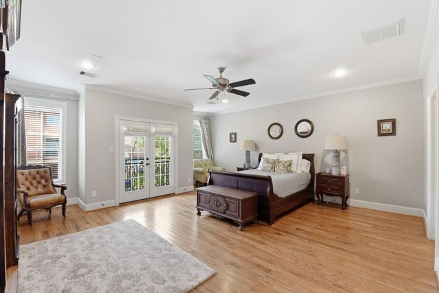 1020 W 22nd Street B, Houston, TX 77008