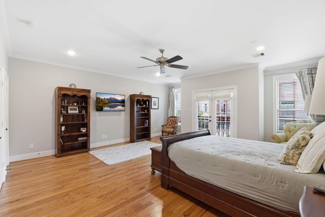 1020 W 22nd Street B, Houston, TX 77008